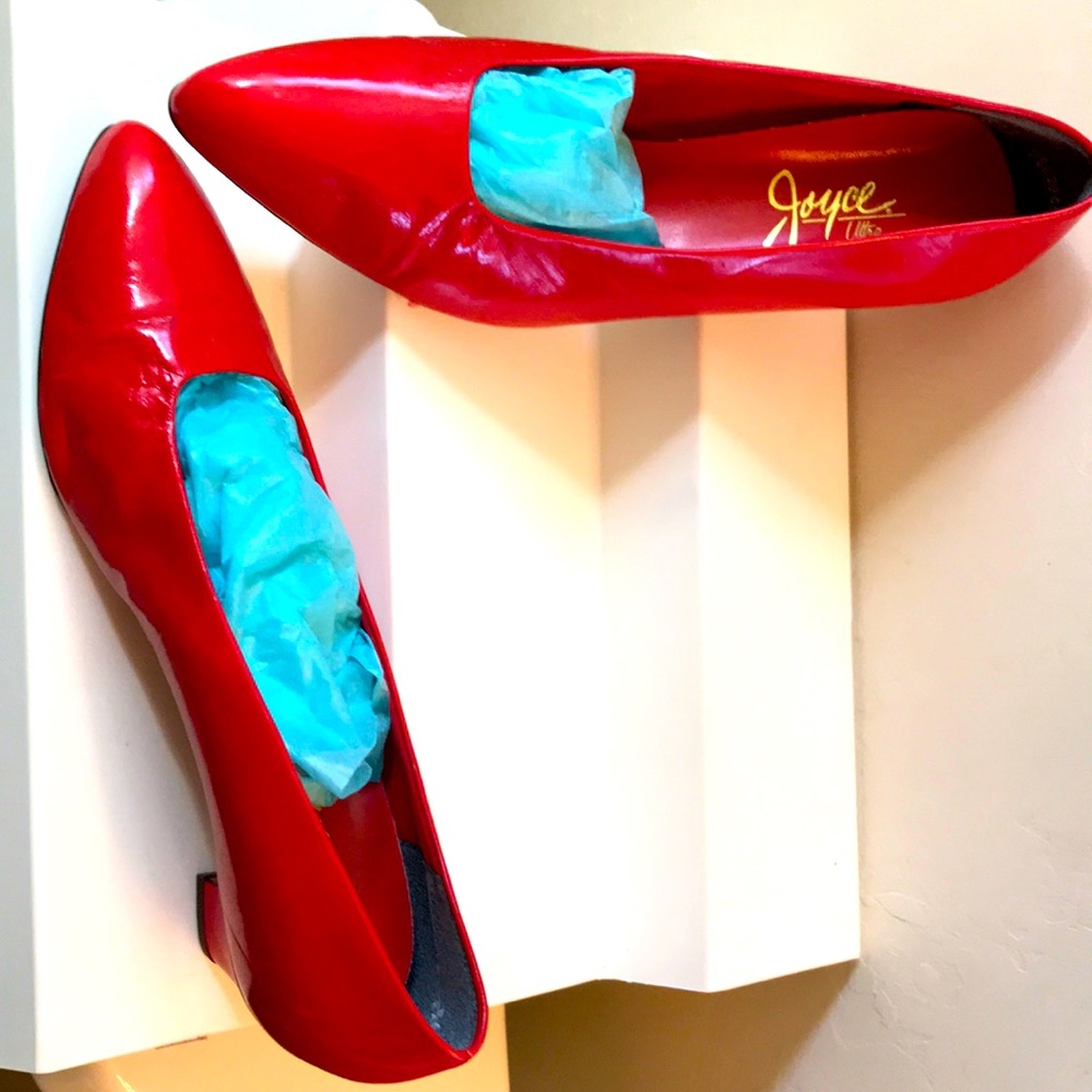 New leather low heel pumps